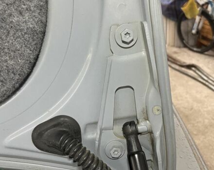 БМВ 3 Серия 2006 в Чернигове на Automoto.ua Серый БМВ 3 Серия, объемом двигателя 2 л и пробегом 260 тыс. км за 7500 $, фото 11 на Automoto.ua