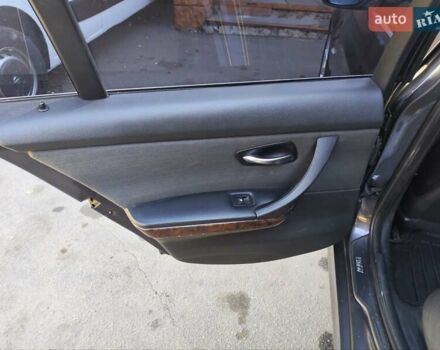 Серый БМВ 3 Серия, объемом двигателя 2.5 л и пробегом 290 тыс. км за 7000 $, фото 7 на Automoto.ua