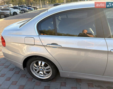 Серый БМВ 3 Серия, объемом двигателя 2.5 л и пробегом 100 тыс. км за 8500 $, фото 7 на Automoto.ua