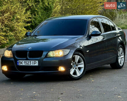 Серый БМВ 3 Серия, объемом двигателя 2 л и пробегом 405 тыс. км за 7999 $, фото 1 на Automoto.ua