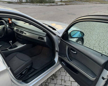 Серый БМВ 3 Серия, объемом двигателя 2 л и пробегом 239 тыс. км за 7000 $, фото 14 на Automoto.ua