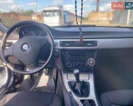 Сірий БМВ 3 Серія, об'ємом двигуна 2 л та пробігом 235 тис. км за 5999 $, фото 1 на Automoto.ua