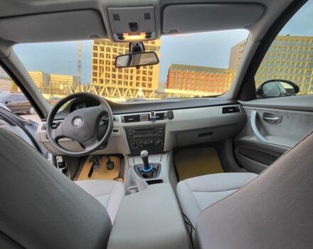 Серый БМВ 3 Серия, объемом двигателя 2 л и пробегом 350 тыс. км за 5368 $, фото 8 на Automoto.ua