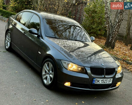 Серый БМВ 3 Серия, объемом двигателя 2 л и пробегом 405 тыс. км за 7999 $, фото 8 на Automoto.ua