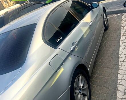 Серый БМВ 3 Серия, объемом двигателя 2 л и пробегом 175 тыс. км за 2500 $, фото 3 на Automoto.ua