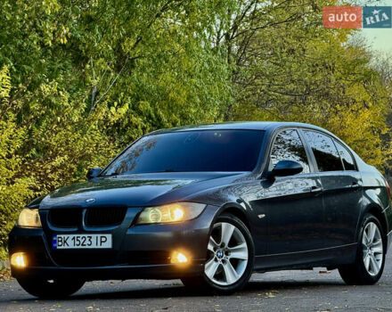 Серый БМВ 3 Серия, объемом двигателя 2 л и пробегом 405 тыс. км за 7999 $, фото 3 на Automoto.ua