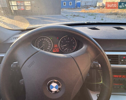 Серый БМВ 3 Серия, объемом двигателя 2.5 л и пробегом 100 тыс. км за 8500 $, фото 4 на Automoto.ua