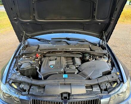 Серый БМВ 3 Серия, объемом двигателя 2.5 л и пробегом 213 тыс. км за 7200 $, фото 2 на Automoto.ua