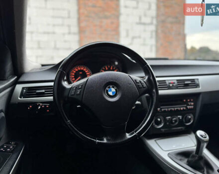 Серый БМВ 3 Серия, объемом двигателя 2 л и пробегом 303 тыс. км за 5500 $, фото 43 на Automoto.ua