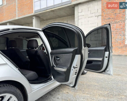 Серый БМВ 3 Серия, объемом двигателя 2 л и пробегом 303 тыс. км за 5500 $, фото 27 на Automoto.ua