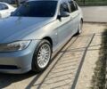 Серый БМВ 3 Серия, объемом двигателя 2 л и пробегом 310 тыс. км за 7000 $, фото 3 на Automoto.ua
