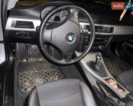 БМВ 3 Серія 2007 у Києві на Automoto.ua Сірий БМВ 3 Серія, об'ємом двигуна 2 л та пробігом 131 тис. км за 7000 $, фото 4 на Automoto.ua