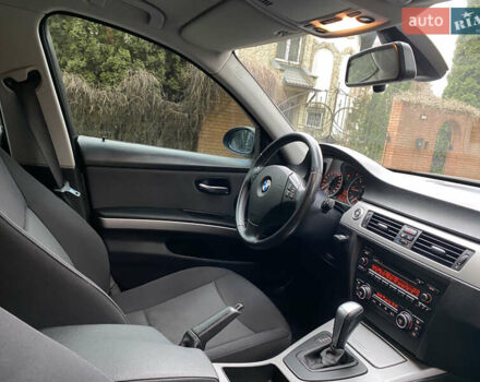 Серый БМВ 3 Серия, объемом двигателя 2 л и пробегом 217 тыс. км за 8500 $, фото 68 на Automoto.ua