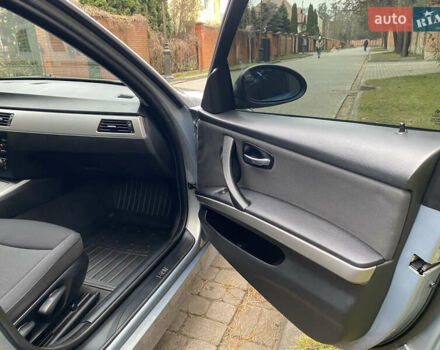 Серый БМВ 3 Серия, объемом двигателя 2 л и пробегом 217 тыс. км за 8500 $, фото 60 на Automoto.ua