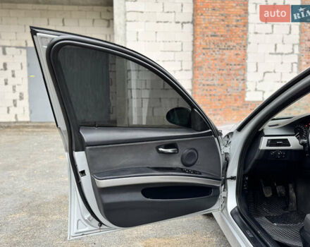 Серый БМВ 3 Серия, объемом двигателя 2 л и пробегом 303 тыс. км за 5500 $, фото 30 на Automoto.ua