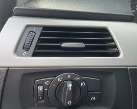 Серый БМВ 3 Серия, объемом двигателя 2 л и пробегом 222 тыс. км за 7200 $, фото 29 на Automoto.ua