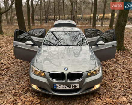 Серый БМВ 3 Серия, объемом двигателя 2 л и пробегом 217 тыс. км за 8500 $, фото 1 на Automoto.ua