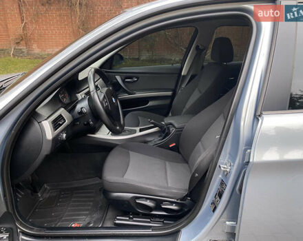 Серый БМВ 3 Серия, объемом двигателя 2 л и пробегом 217 тыс. км за 8500 $, фото 104 на Automoto.ua