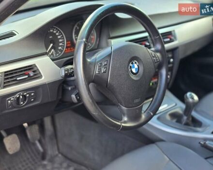 Серый БМВ 3 Серия, объемом двигателя 2 л и пробегом 238 тыс. км за 6900 $, фото 9 на Automoto.ua