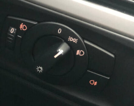 Сірий БМВ 3 Серія, об'ємом двигуна 2 л та пробігом 271 тис. км за 8200 $, фото 30 на Automoto.ua