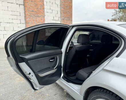 Серый БМВ 3 Серия, объемом двигателя 2 л и пробегом 303 тыс. км за 5500 $, фото 28 на Automoto.ua