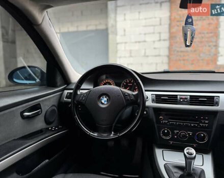 Серый БМВ 3 Серия, объемом двигателя 2 л и пробегом 303 тыс. км за 5500 $, фото 35 на Automoto.ua