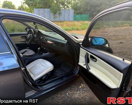 Серый БМВ 3 Серия, объемом двигателя 2.5 л и пробегом 213 тыс. км за 7200 $, фото 3 на Automoto.ua