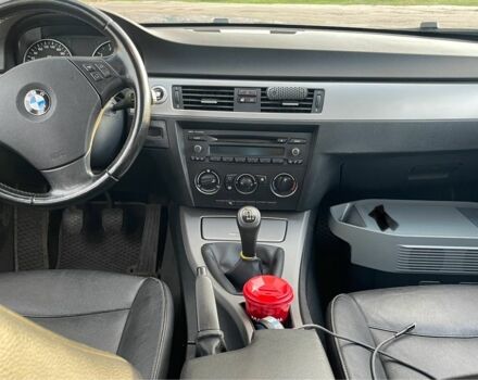 Серый БМВ 3 Серия, объемом двигателя 2 л и пробегом 216 тыс. км за 5800 $, фото 4 на Automoto.ua