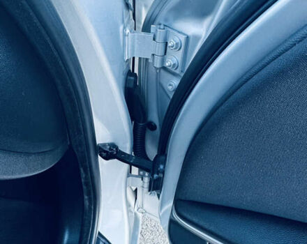 Серый БМВ 3 Серия, объемом двигателя 2 л и пробегом 223 тыс. км за 7800 $, фото 16 на Automoto.ua