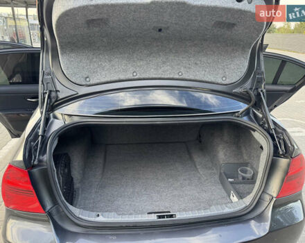 Серый БМВ 3 Серия, объемом двигателя 3 л и пробегом 208 тыс. км за 9300 $, фото 8 на Automoto.ua