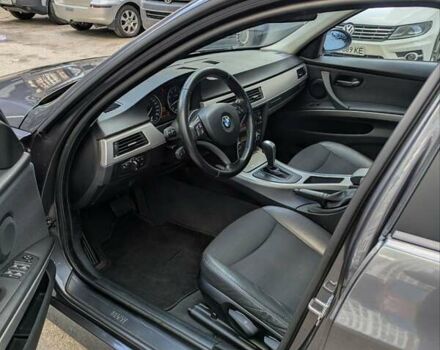 Серый БМВ 3 Серия, объемом двигателя 2 л и пробегом 267 тыс. км за 8700 $, фото 7 на Automoto.ua
