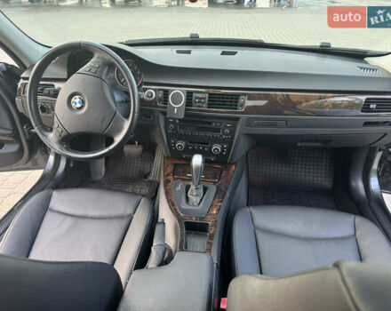 Серый БМВ 3 Серия, объемом двигателя 3 л и пробегом 208 тыс. км за 9300 $, фото 23 на Automoto.ua