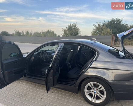 Серый БМВ 3 Серия, объемом двигателя 3 л и пробегом 208 тыс. км за 9300 $, фото 24 на Automoto.ua