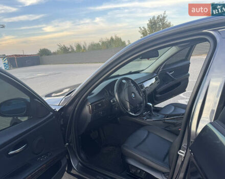 Серый БМВ 3 Серия, объемом двигателя 3 л и пробегом 208 тыс. км за 9300 $, фото 5 на Automoto.ua