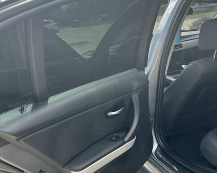 Серый БМВ 3 Серия, объемом двигателя 2.5 л и пробегом 176 тыс. км за 9100 $, фото 30 на Automoto.ua