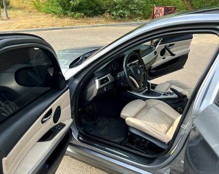 Серый БМВ 3 Серия, объемом двигателя 3 л и пробегом 243 тыс. км за 9700 $, фото 4 на Automoto.ua