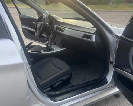 Серый БМВ 3 Серия, объемом двигателя 2 л и пробегом 286 тыс. км за 9000 $, фото 7 на Automoto.ua