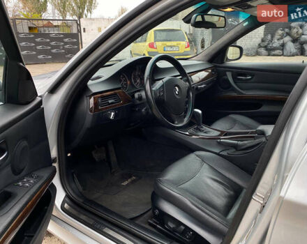 Серый БМВ 3 Серия, объемом двигателя 3 л и пробегом 227 тыс. км за 7999 $, фото 10 на Automoto.ua