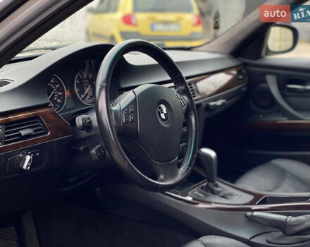 Серый БМВ 3 Серия, объемом двигателя 3 л и пробегом 227 тыс. км за 7999 $, фото 11 на Automoto.ua