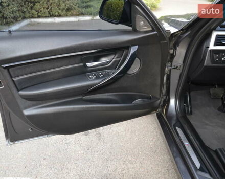 Серый БМВ 3 Серия, объемом двигателя 3 л и пробегом 207 тыс. км за 17600 $, фото 7 на Automoto.ua