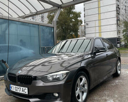 БМВ 3 Серия 2013 в Киеве на Automoto.ua Серый БМВ 3 Серия, объемом двигателя 2 л и пробегом 180 тыс. км за 11600 $, фото 1 на Automoto.ua