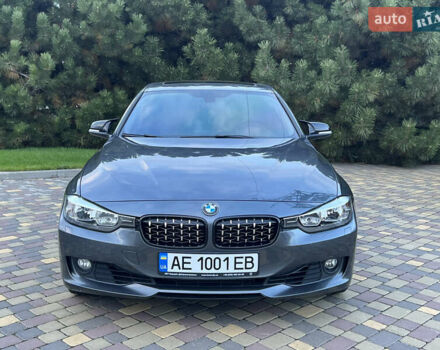 БМВ 3 Серия 2013 в Днепре (Днепропетровске) на Automoto.ua Серый БМВ 3 Серия, объемом двигателя 2 л и пробегом 145 тыс. км за 12900 $, фото 6 на Automoto.ua
