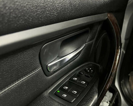 Серый БМВ 3 Серия, объемом двигателя 2 л и пробегом 183 тыс. км за 12500 $, фото 4 на Automoto.ua