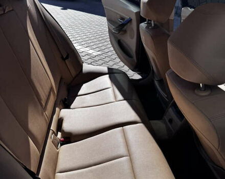 Серый БМВ 3 Серия, объемом двигателя 2 л и пробегом 253 тыс. км за 13700 $, фото 16 на Automoto.ua