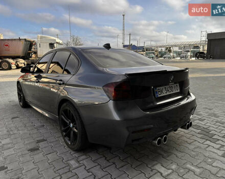 Серый БМВ 3 Серия, объемом двигателя 2 л и пробегом 170 тыс. км за 14350 $, фото 4 на Automoto.ua