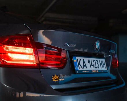 Серый БМВ 3 Серия, объемом двигателя 2 л и пробегом 192 тыс. км за 15000 $, фото 4 на Automoto.ua