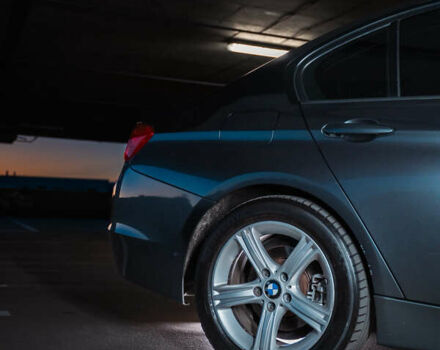 Серый БМВ 3 Серия, объемом двигателя 2 л и пробегом 192 тыс. км за 15000 $, фото 3 на Automoto.ua