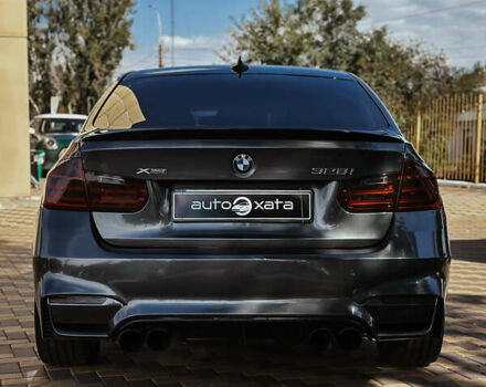 Серый БМВ 3 Серия, объемом двигателя 2 л и пробегом 185 тыс. км за 12500 $, фото 5 на Automoto.ua