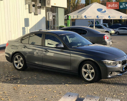 Серый БМВ 3 Серия, объемом двигателя 2 л и пробегом 123 тыс. км за 15000 $, фото 5 на Automoto.ua
