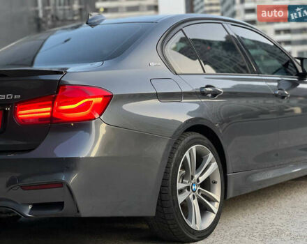 Серый БМВ 3 Серия, объемом двигателя 2 л и пробегом 157 тыс. км за 18400 $, фото 11 на Automoto.ua